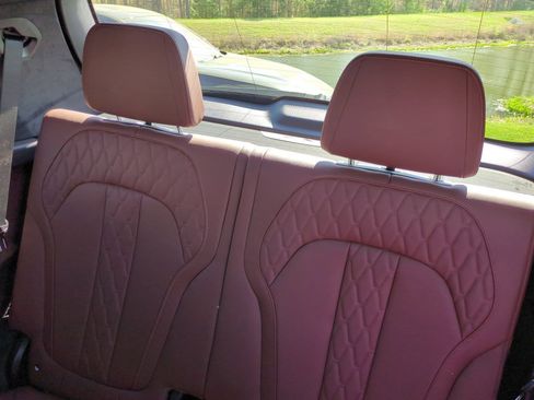 Used 2026 BMW X7 M60i image 33