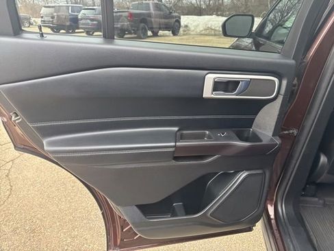 Used 2020 Ford Explorer XLT w/ Equipment Group 202A image 20