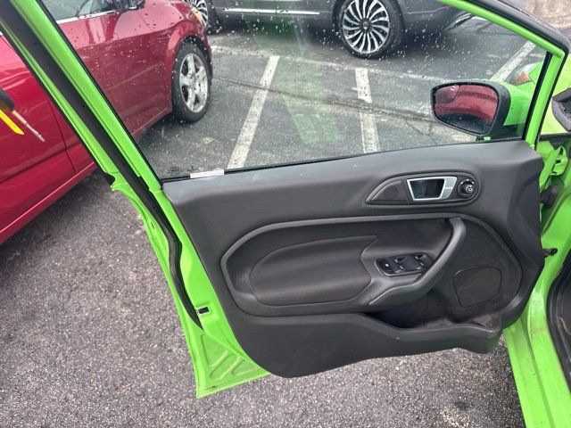 Used 2014 Ford Fiesta SE FWD image 16
