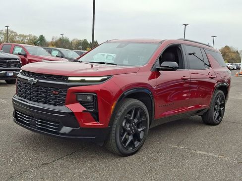 Used 2024 Chevrolet Traverse RS image 6