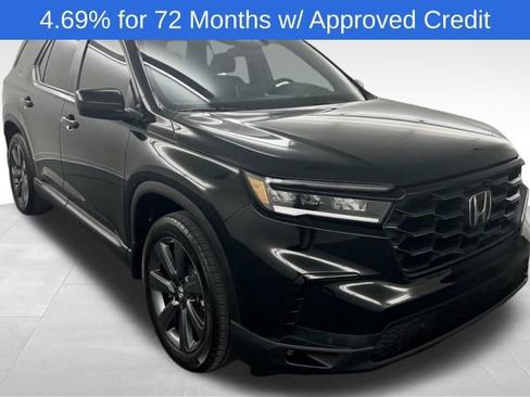 Used 2025 Honda Pilot Sport image 1