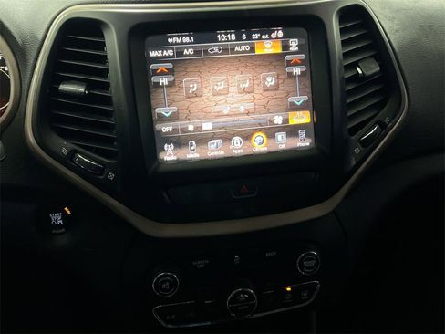 Used 2016 Jeep Cherokee Limited image 15