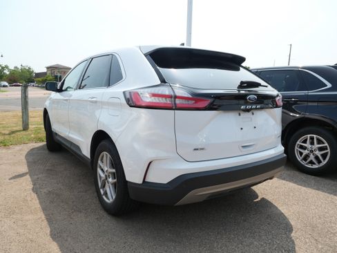 Used 2024 Ford Edge SEL AWD/4WD image 5