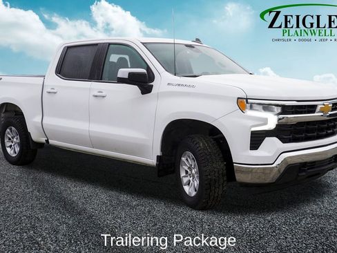 Used 2025 Chevrolet Silverado 1500 LT w/ Work Truck Package image 4