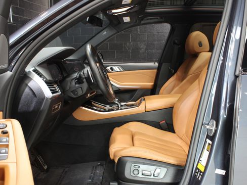 Used 2021 BMW X5 xDrive40i w/ M Sport Package image 34