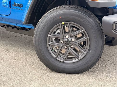 New 2026 Jeep Gladiator Sport image 34