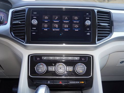 Used 2022 Volkswagen Atlas SE image 19