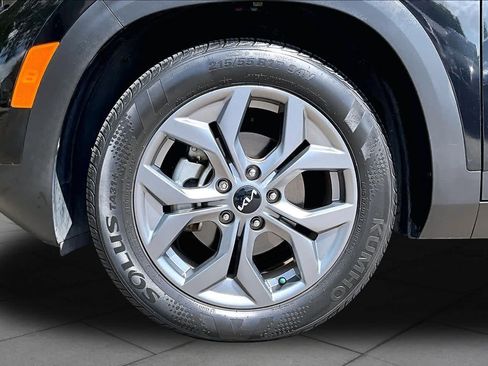 Used 2024 Kia Seltos S FWD image 11