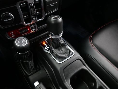 Used 2024 Jeep Wrangler Unlimited Rubicon image 19