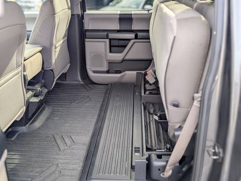 Used 2019 Ford F250 XLT w/ Snow Plow Prep Package image 33