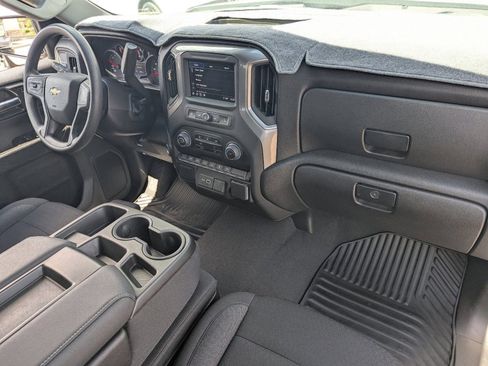 Used 2025 Chevrolet Silverado 1500 Custom image 13