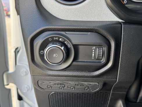 Used 2024 Jeep Wrangler Unlimited Sport AWD/4WD image 20