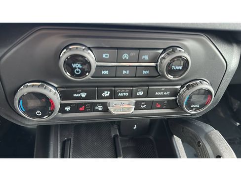 New 2026 Ford Bronco Badlands AWD/4WD image 14
