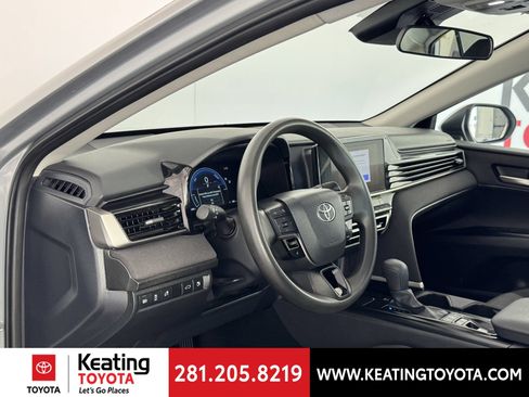 Used 2025 Toyota Camry LE FWD image 13