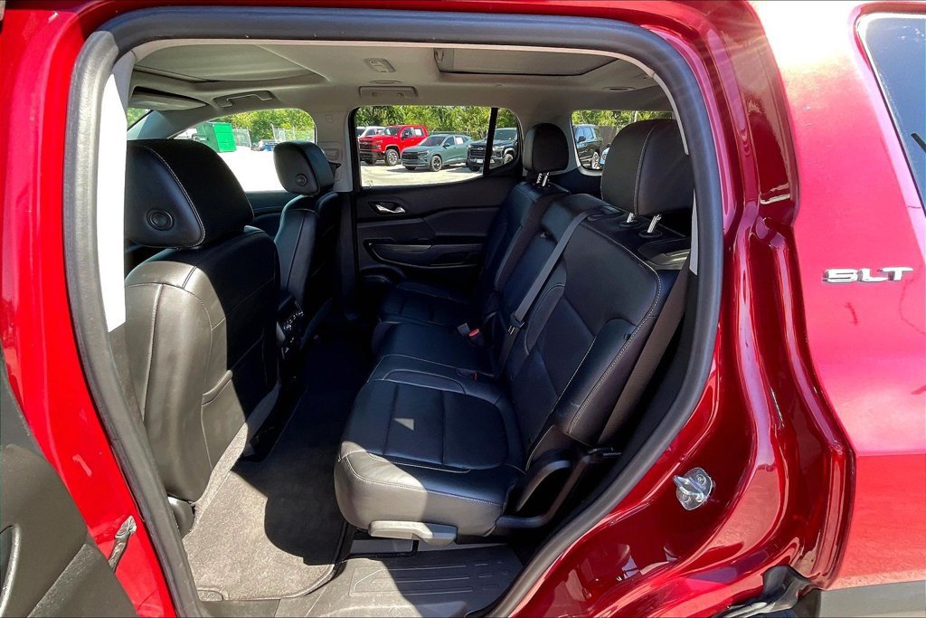 Used 2020 GMC Acadia SLT w/ LPO, Floor Liner Package AWD/4WD image 6
