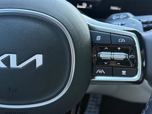 Used 2025 Kia Sorento SX Prestige image 32