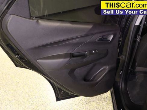 Used 2022 Chevrolet Bolt LT w/ Infotainment Package image 27