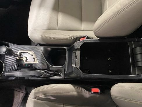 Used 2013 Toyota RAV4 XLE FWD image 38