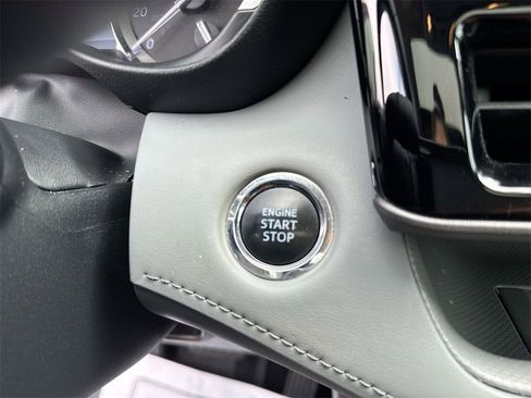 Used 2022 Toyota Highlander XLE image 22