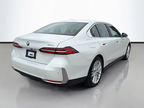Certified 2025 BMW 530i image 4