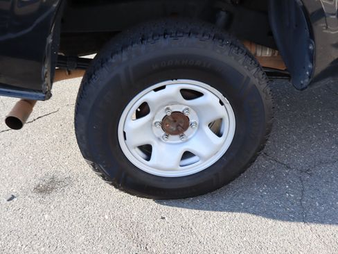Used 2022 Toyota Tacoma SR RWD image 39