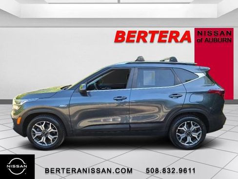 Used 2022 Kia Seltos EX AWD/4WD image 1