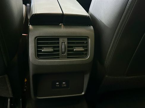 Used 2023 Nissan Rogue SL FWD image 26