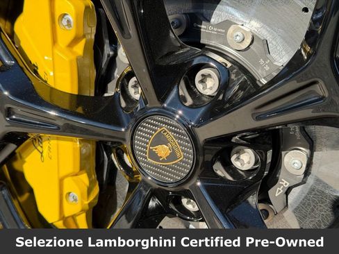Used 2025 Lamborghini Revuelto Base image 9