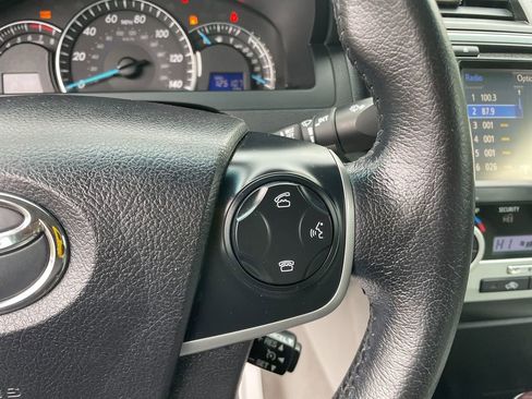 Used 2014 Toyota Camry XLE w/ Leather Package FWD image 17
