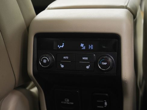 Used 2018 GMC Acadia Denali w/ Technology Package image 16