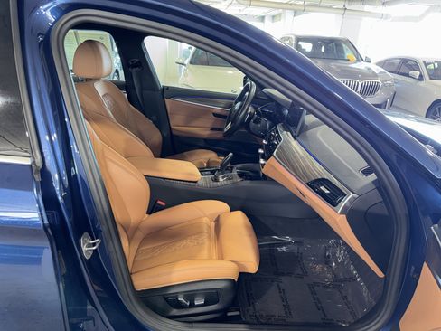 Certified 2023 BMW 530i w/ Premium Package image 10