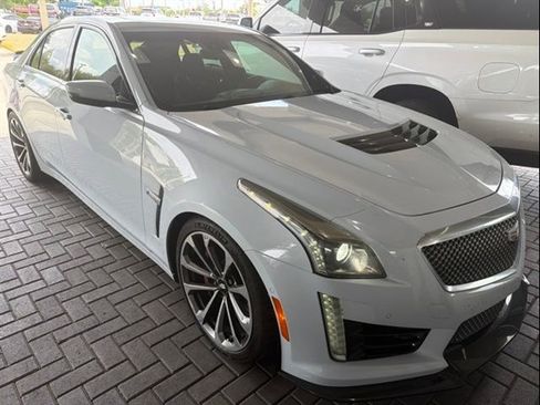 Used 2018 Cadillac CTS V w/ Carbon Fiber Package RWD image 3