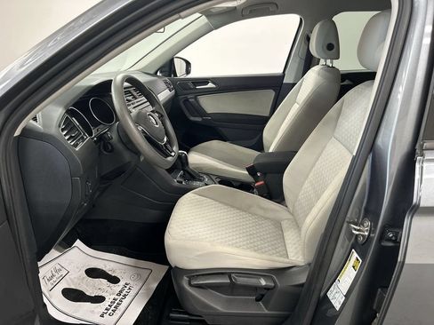 Used 2018 Volkswagen Tiguan S w/ 3rd Row Seat Package AWD/4WD image 9