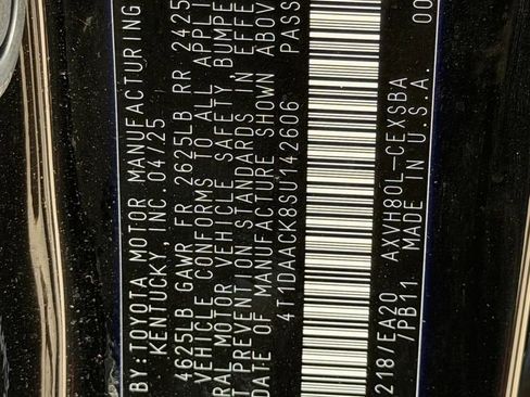 Used 2025 Toyota Camry SE image 32