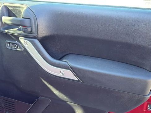 Used 2013 Jeep Wrangler Unlimited Sahara w/ Dual Top Group image 27