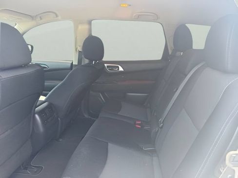 Used 2017 Nissan Pathfinder S FWD image 9