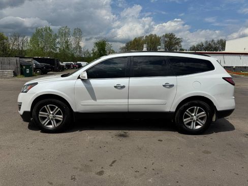Used 2017 Chevrolet Traverse LT AWD/4WD image 2