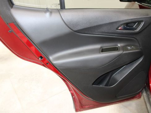 Used 2023 Chevrolet Equinox LT image 18