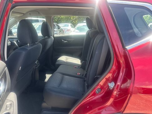Used 2017 Nissan Rogue S FWD image 15