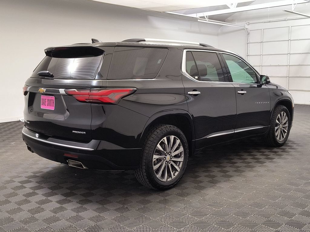 Used 2023 Chevrolet Traverse Premier AWD/4WD image 9