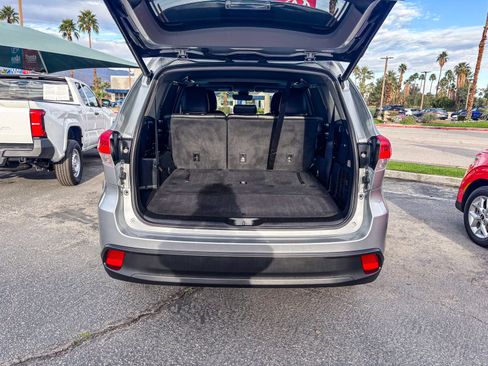 Used 2019 Toyota Highlander XLE image 13