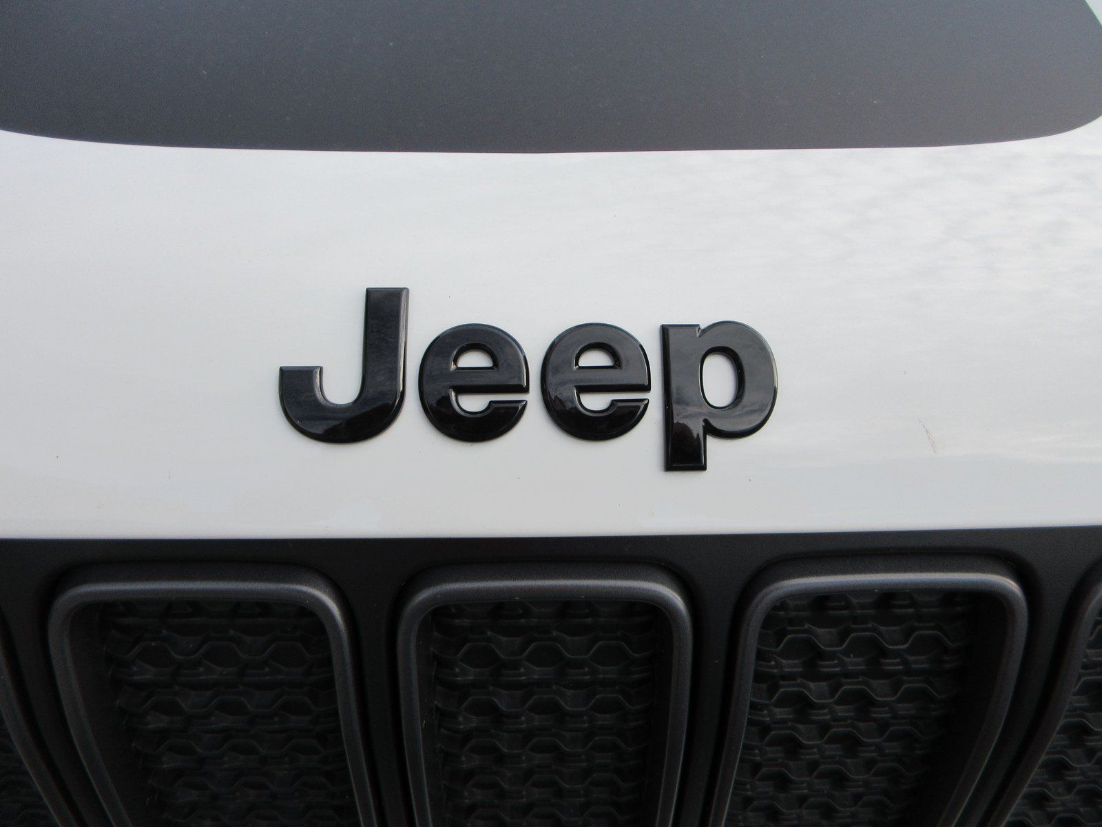 Used 2023 Jeep Renegade Trailhawk w/ Sun/Sound Group AWD/4WD image 18