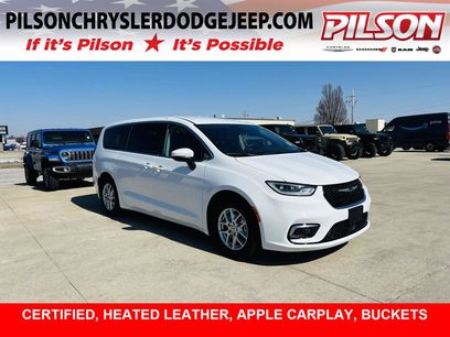 Used 2023 Chrysler Pacifica Touring-L