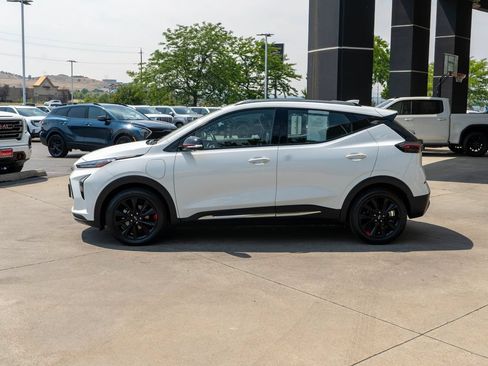 Certified 2023 Chevrolet Bolt EUV Premier w/ Redline Edition FWD image 4