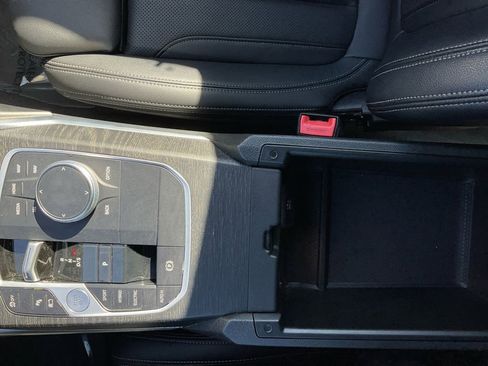 Used 2023 BMW 330e image 23