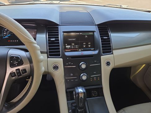 Used 2015 Ford Taurus SEL w/ Equipment Group 201A FWD image 20
