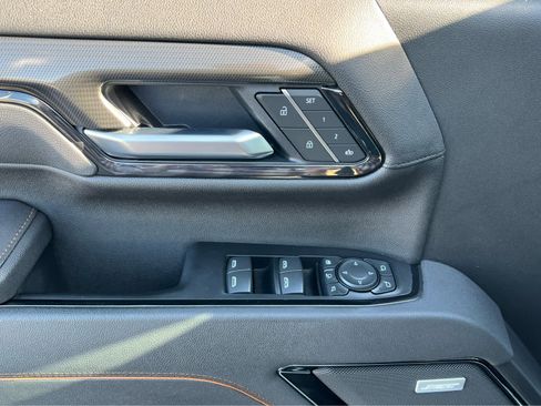 Used 2025 GMC Sierra 3500 AT4 w/ AT4 Premium Plus Package image 29