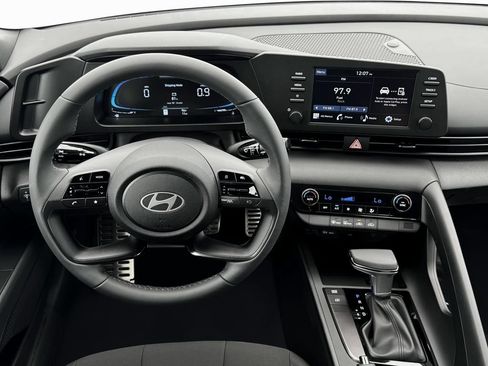 New 2025 Hyundai Elantra Sport FWD image 17