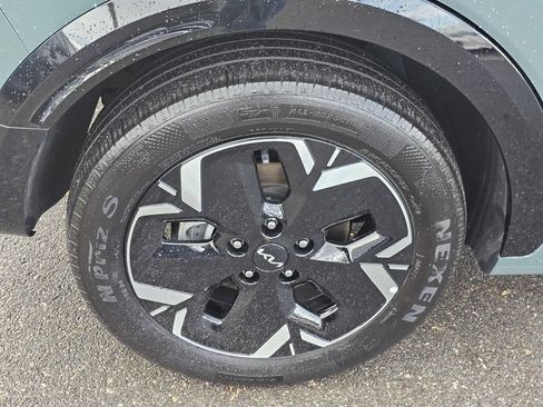 Used 2023 Kia Niro Wind FWD image 7