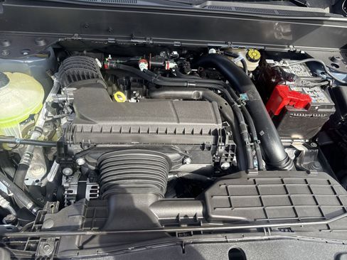 New 2025 Ford Maverick Lariat w/ 4K Tow Package image 40